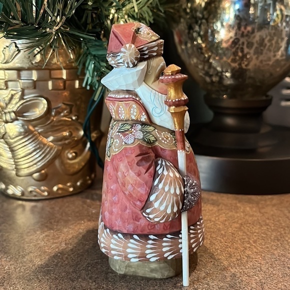 G Debrekht Comfort Santa figurine Hand carved and hand painted - Picture 2 of 7